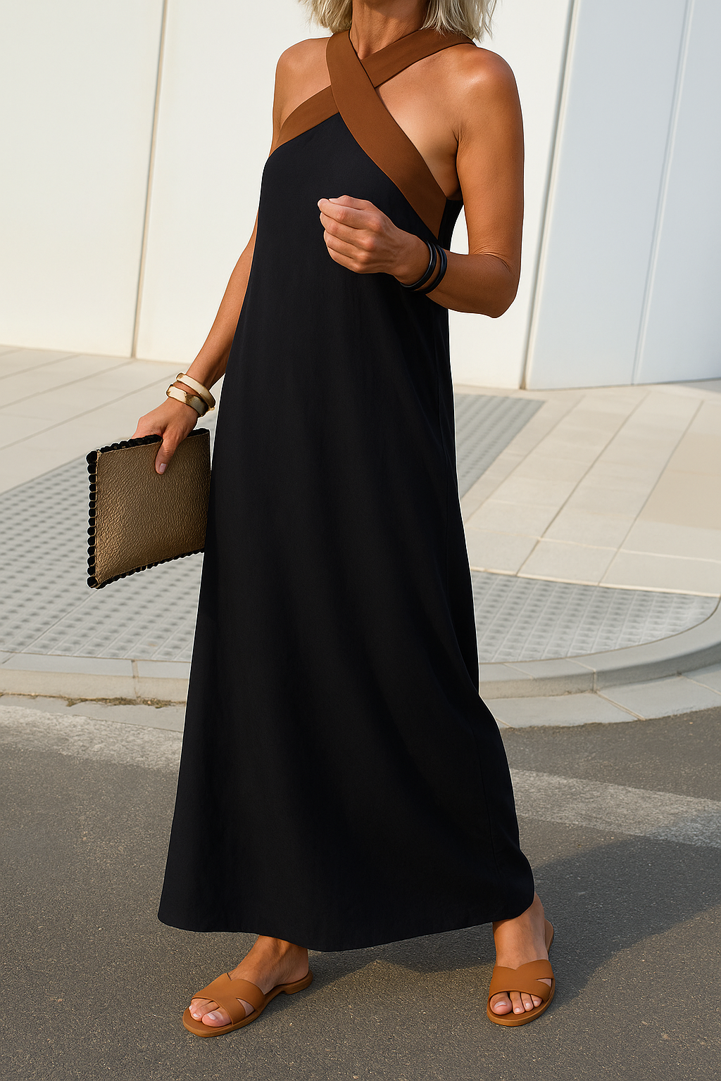 Nomi - Elegante jurk met kruislingse halslijn