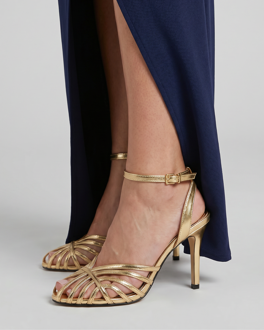 Sabine | Metallic sandalen met bandjes en puntneus
