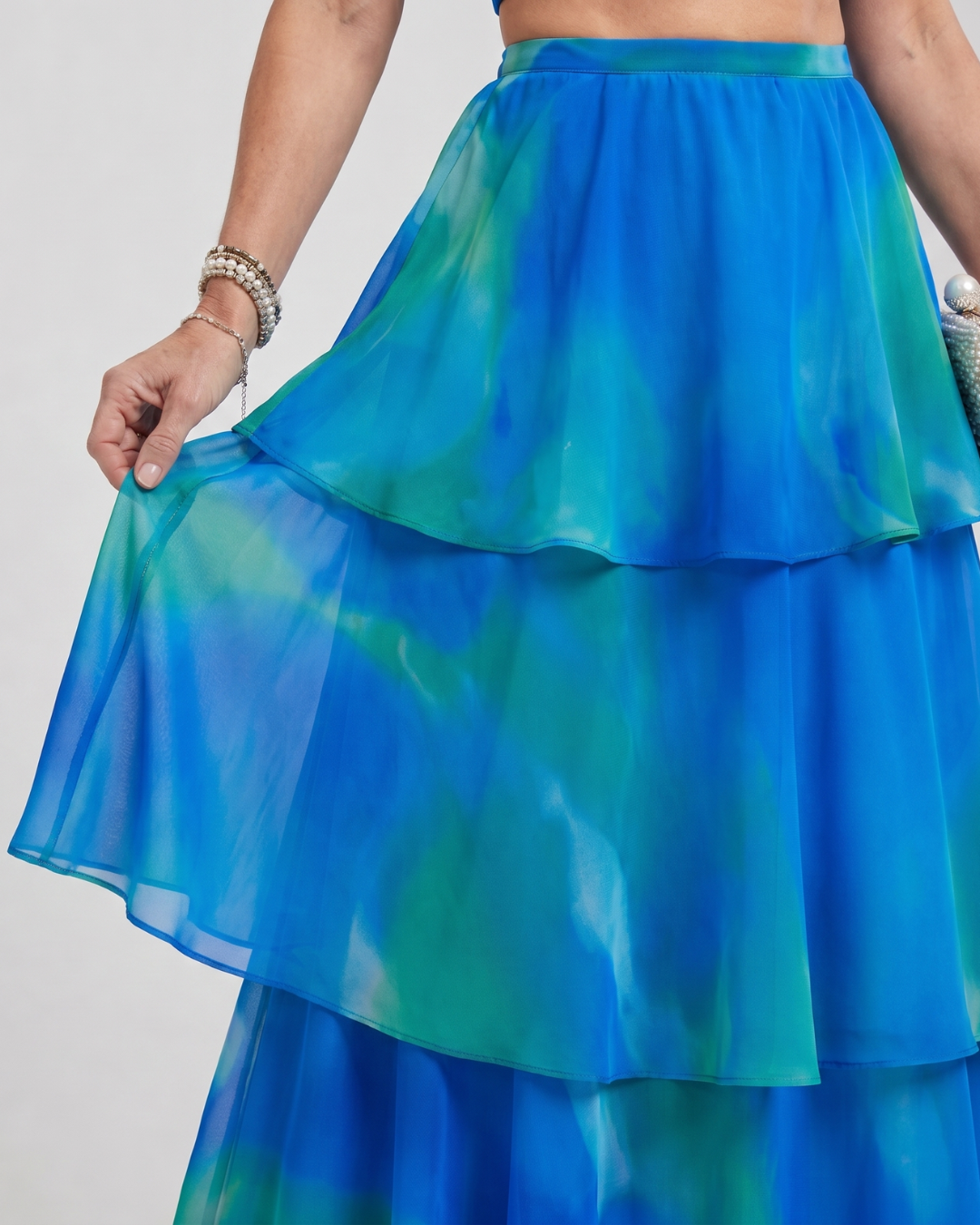Mique | Halter maxi-jurk met cut-out en laagjes