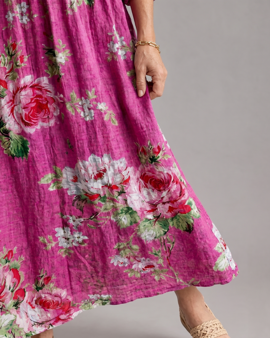 Rosavelle | Midi-jurk met vintage rozenprint en gerimpelde taille