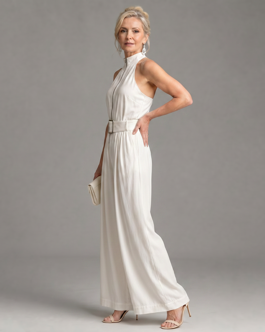Astrielle | Mouwloze jumpsuit met hoge hals en ceintuur