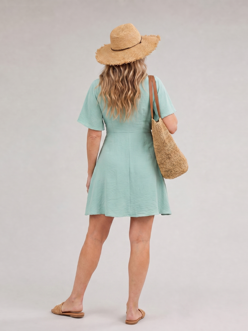 Silum | Mini-jurk met flutter mouwen en uitlopende rok