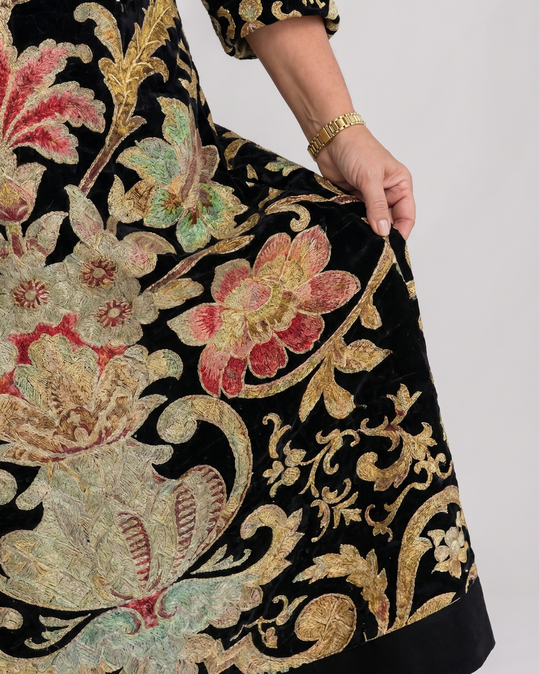 Thymera | Midi-jurk met levendige vintage print en zakdetail