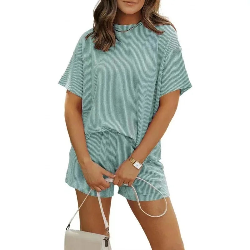 NOMI™- Set Estiva – Oversized T-shirt en shorts van ribstof – comfortabel en modieus