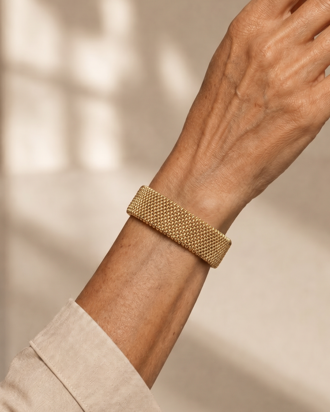Aumen | Open bangle met geweven look