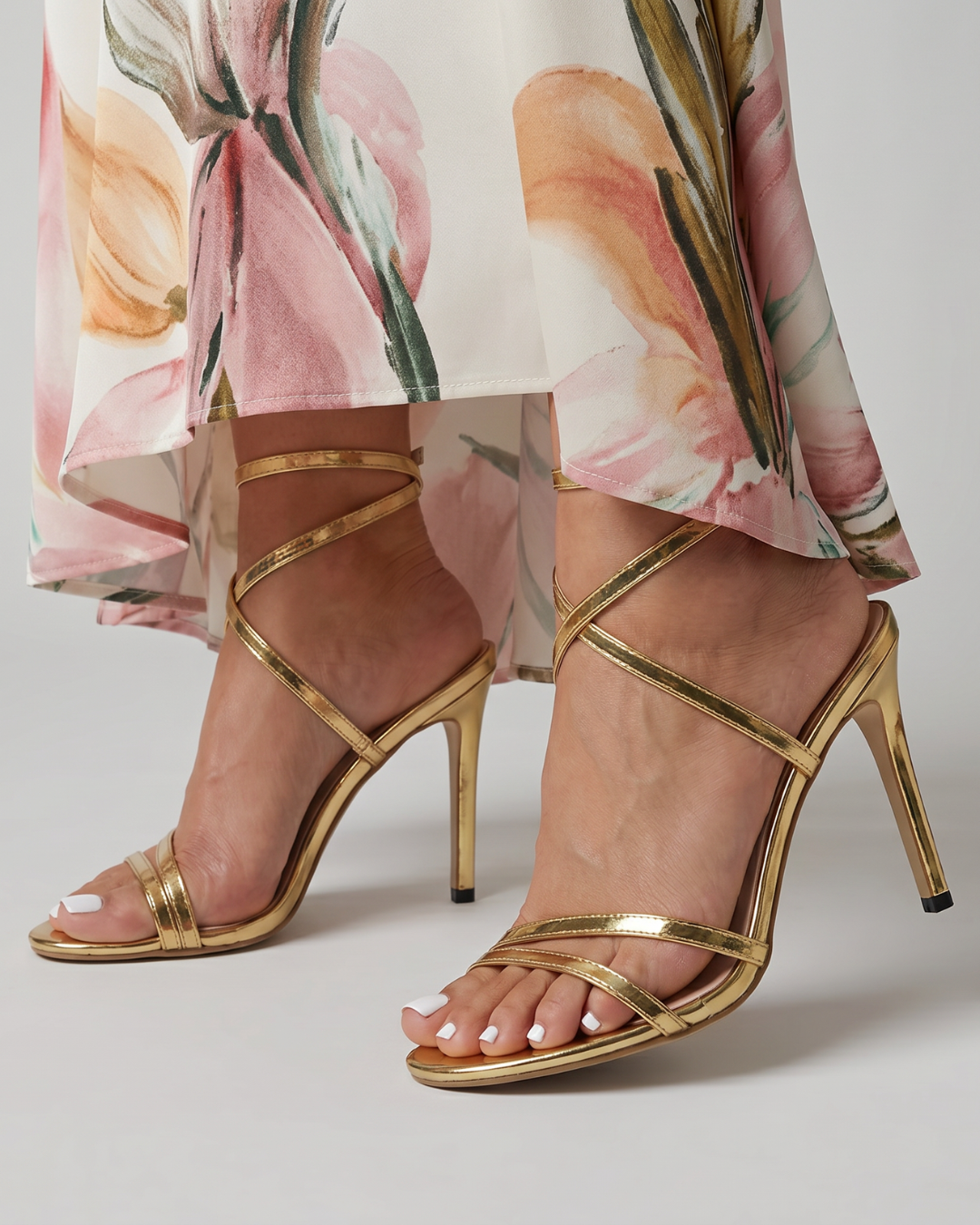 Isolde | Sandalen met metallic wikkelbandjes en stiletto