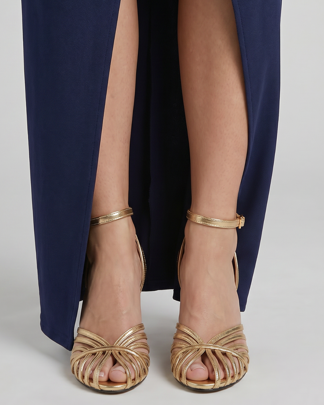 Sabine | Metallic sandalen met bandjes en puntneus