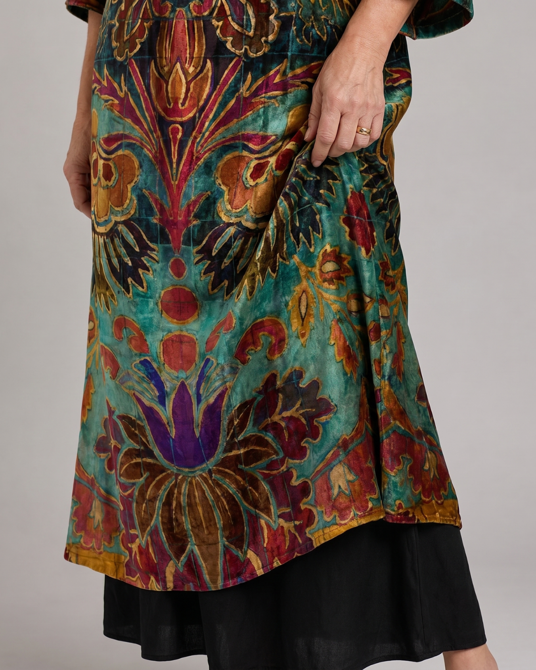 Valmira | Ruimvallende midi-jurk met sierlijke bohemian print