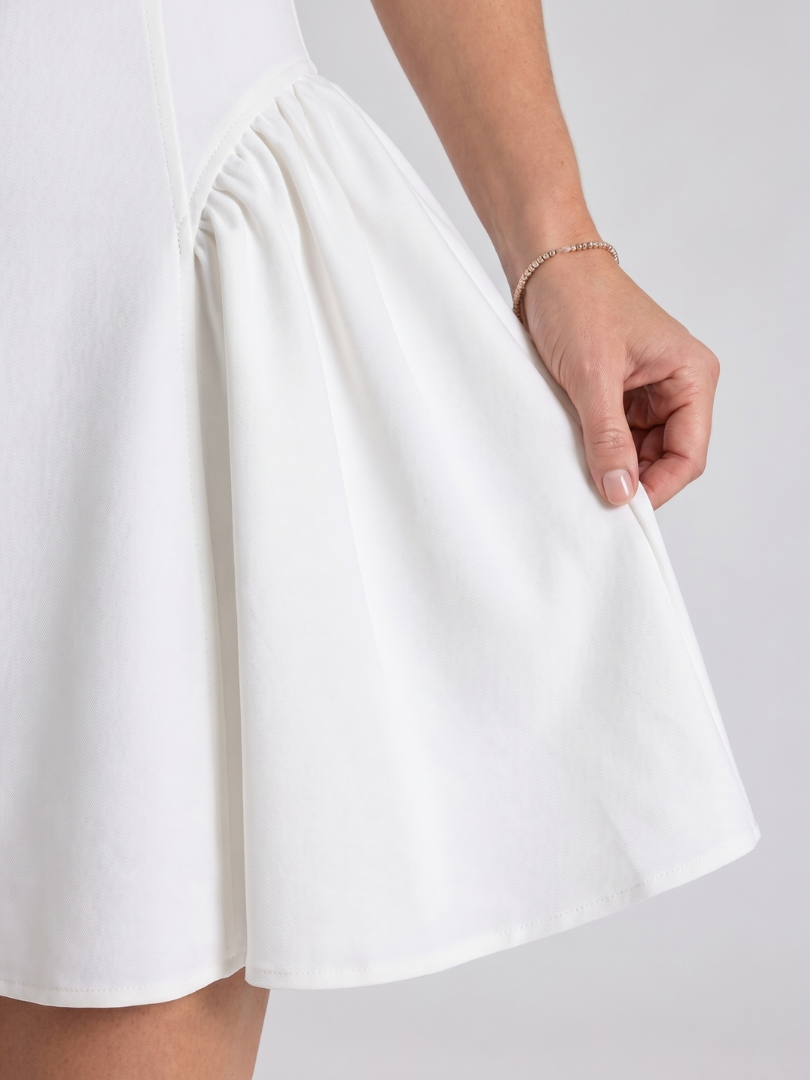 Felicity | Mouwloze mini-jurk met uitlopende rok