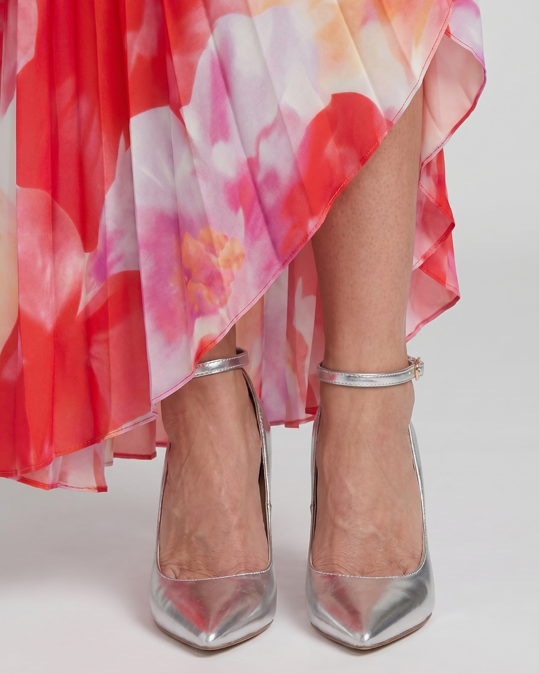 Marielle | Metallic pumps met puntneus en enkelbandje