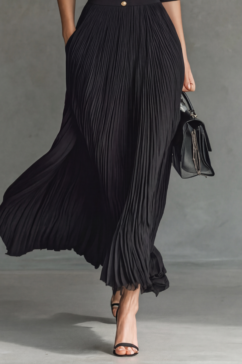 Elvira | Lange geplooide jurk met revers en hoge taille