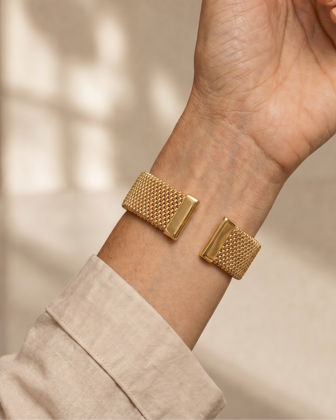 Aumen | Open bangle met geweven look