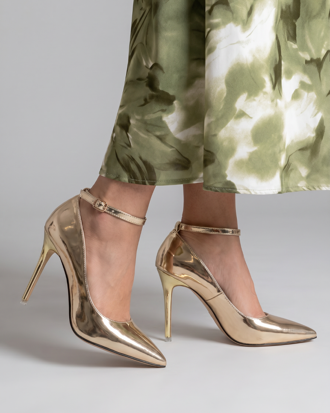 Elowen | Metallic pumps met puntneus en enkelbandje