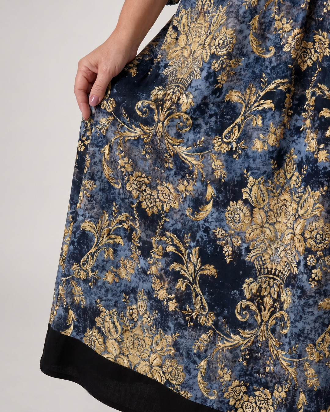 Sorrelia | Soepele midi-jurk met sierlijke bloemenprint