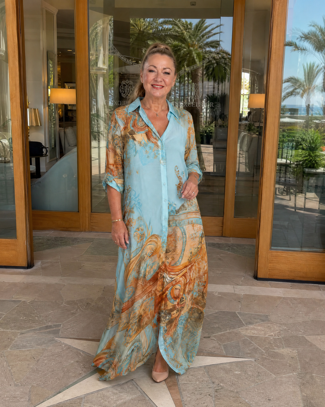 Azmira | Lange Jurk met Barokprint en Knoopsluiting