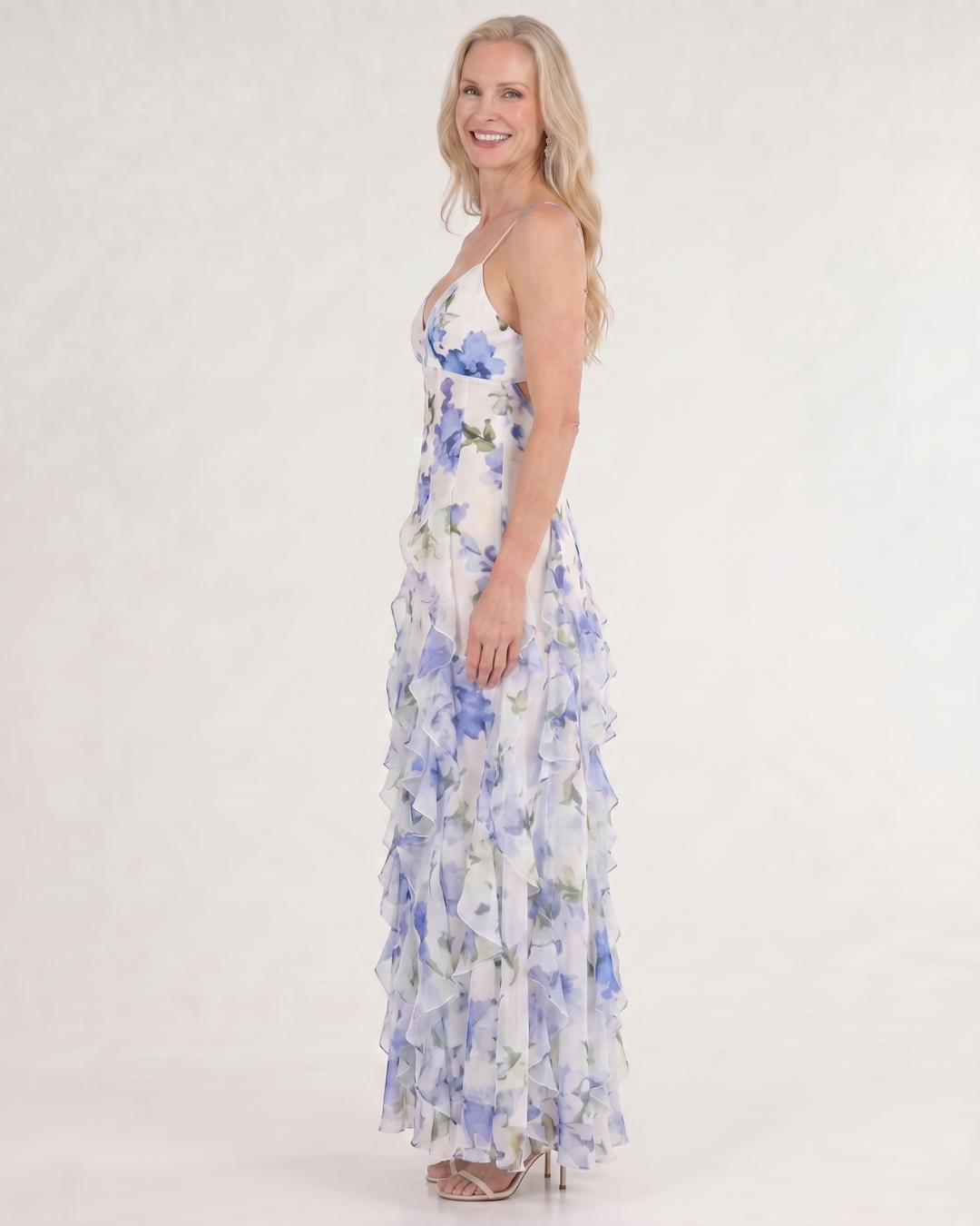 Vugeh | Mouwloze midi-jurk met ruches en bloemenprint