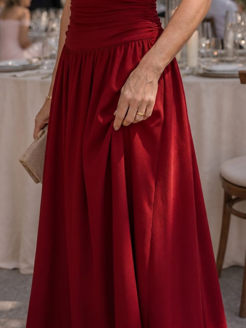 Zelene | Strapless midi-jurk met geplooid lijfje