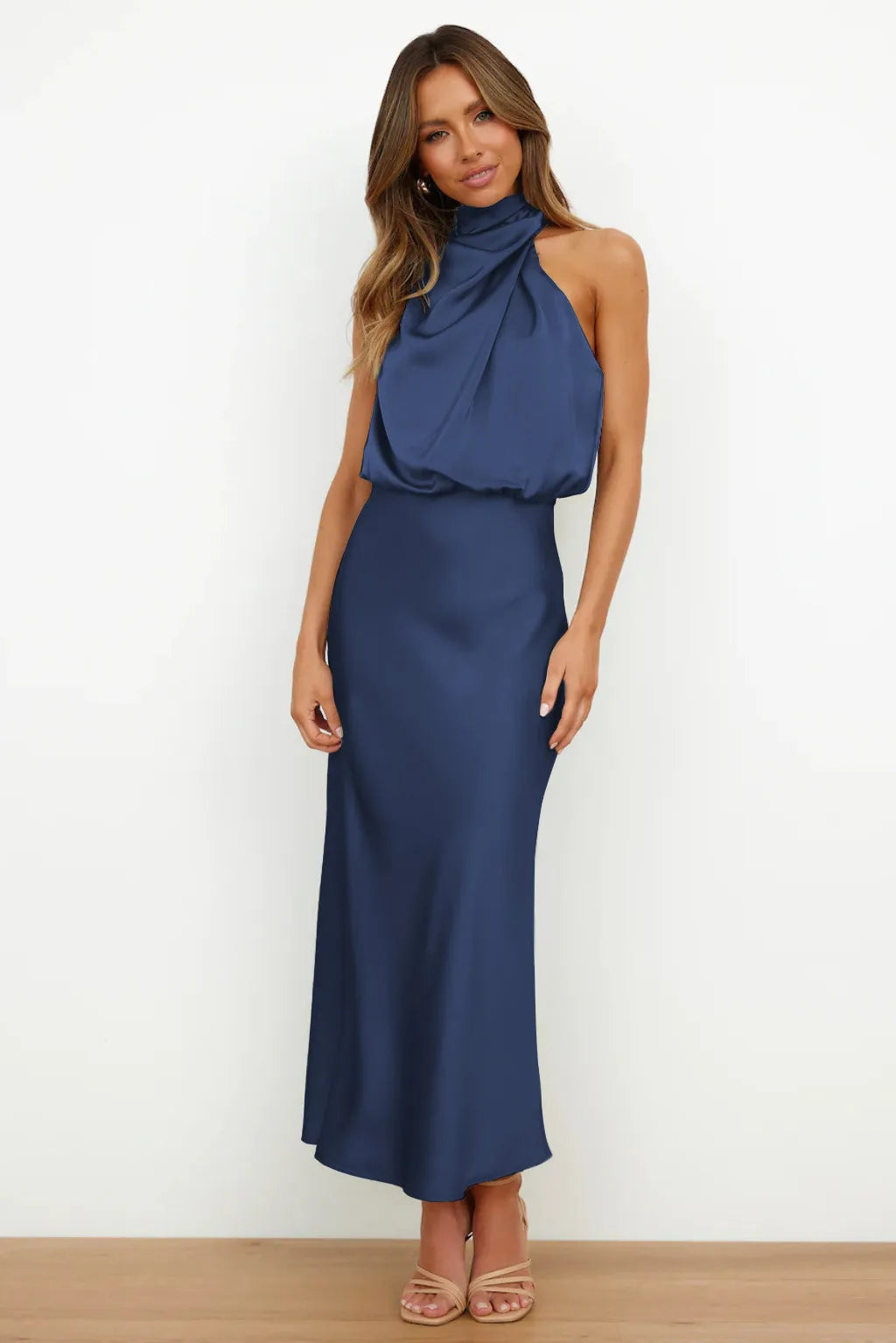 Mouwloze halterjurk met glans