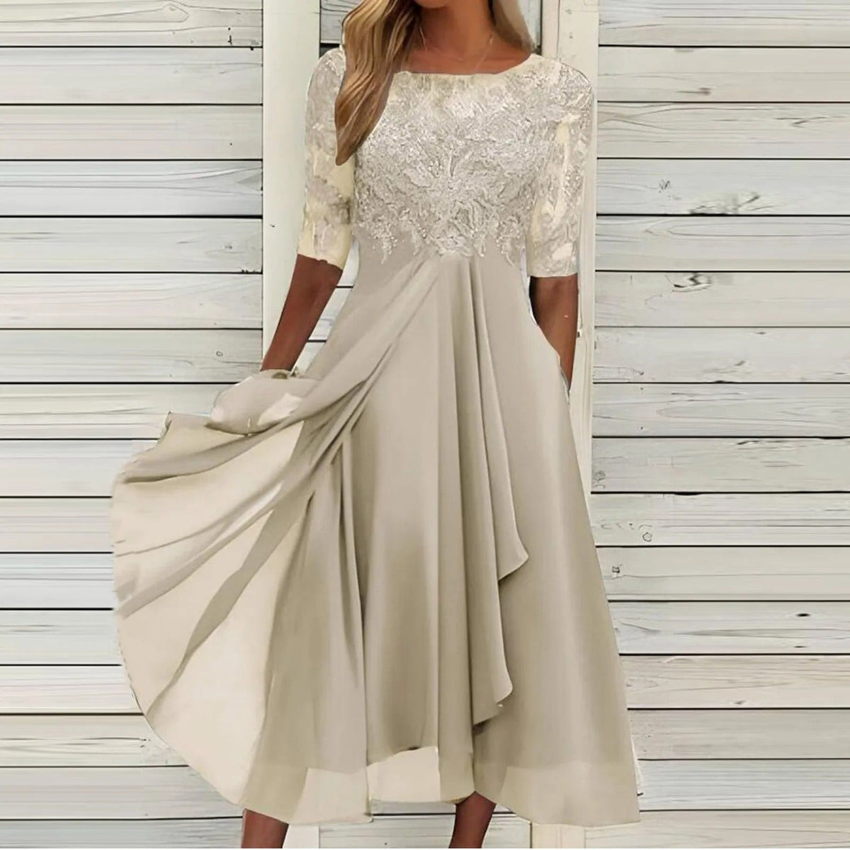 VICTORIA | Elegante Jurk met Kant en Vloeiende Rok