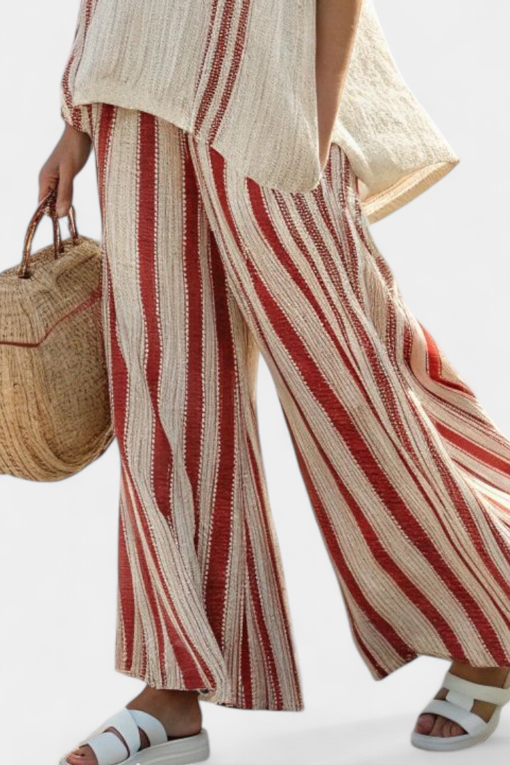 Mirella | Top Rood met Textuur en Broek