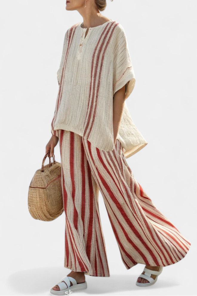 Mirella | Top Rood met Textuur en Broek