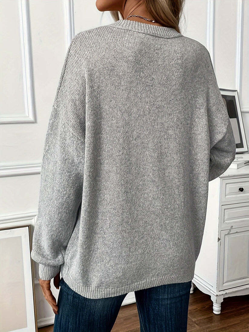 Chiara | Zachte Trui met Elegante Gebaren